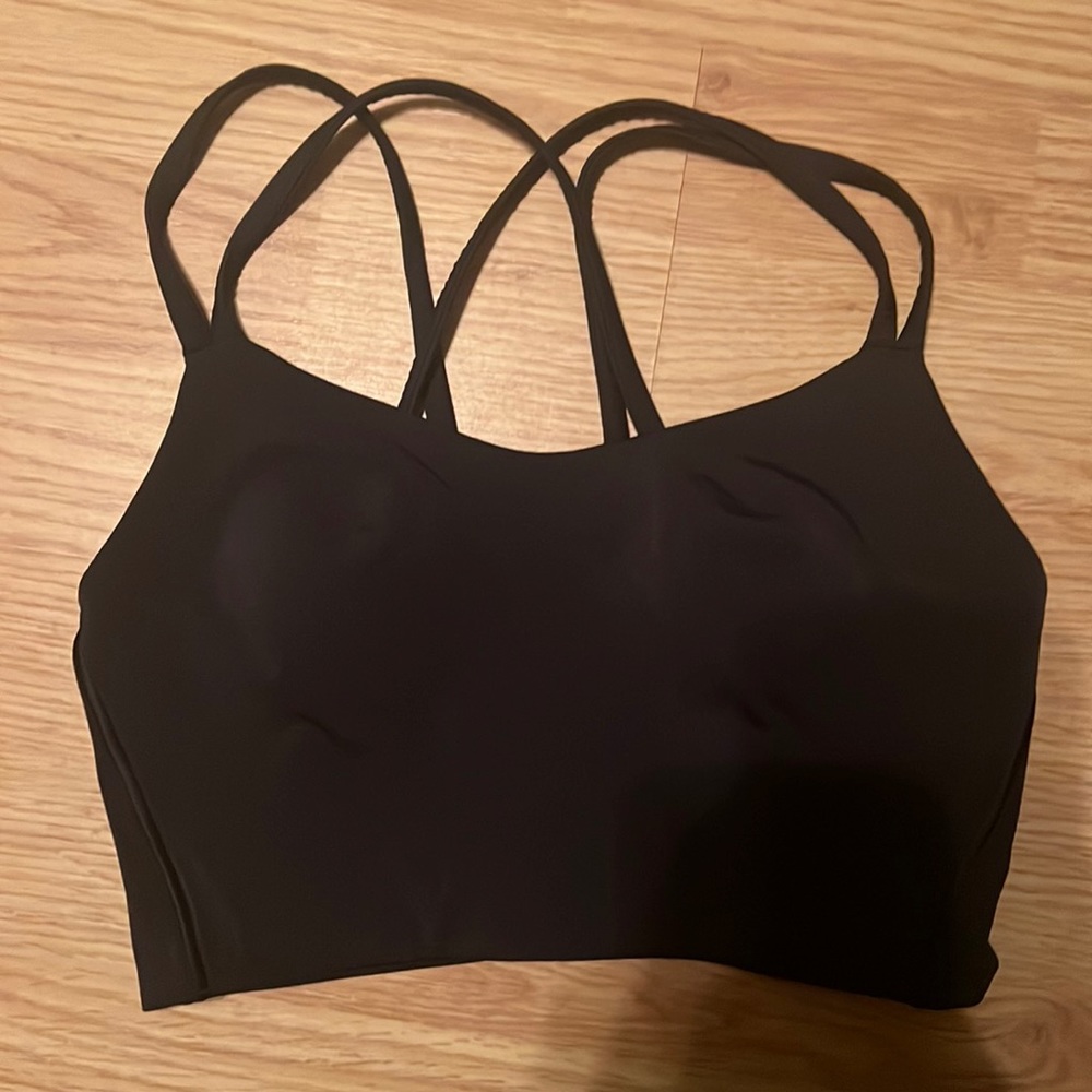 Lululemon size 4 like a cloud bra
